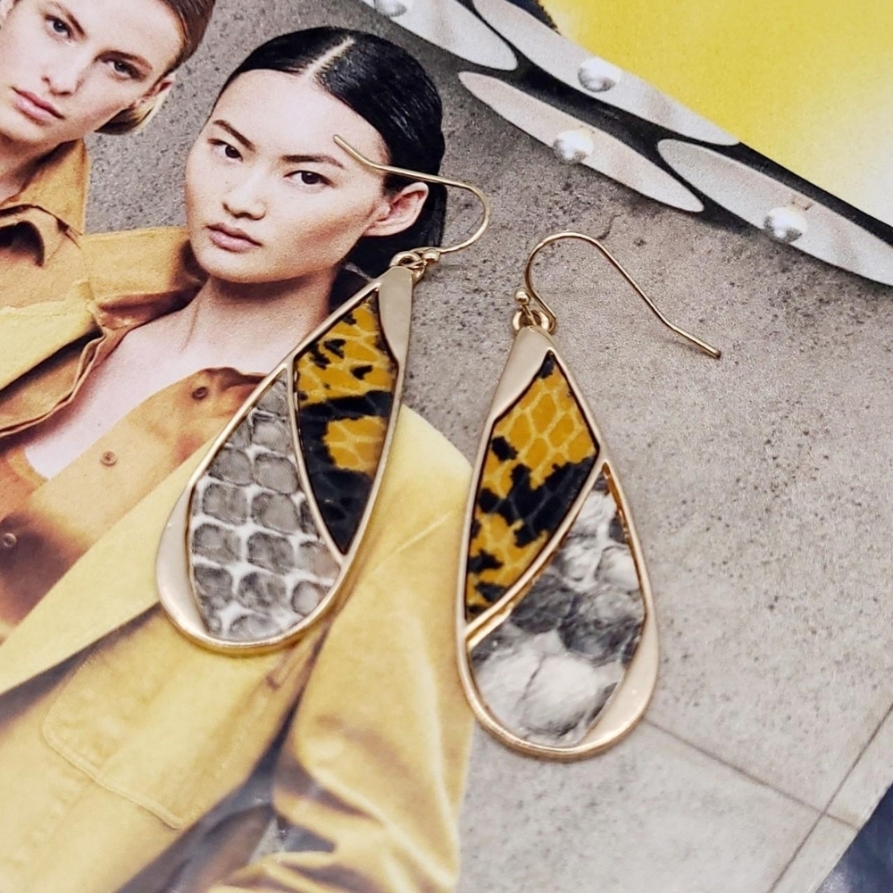 NWT Leather Python Print Gold Drop Earrings - Picture 13 of 13